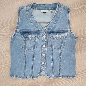 Universal Thread Denim Button Down Vest